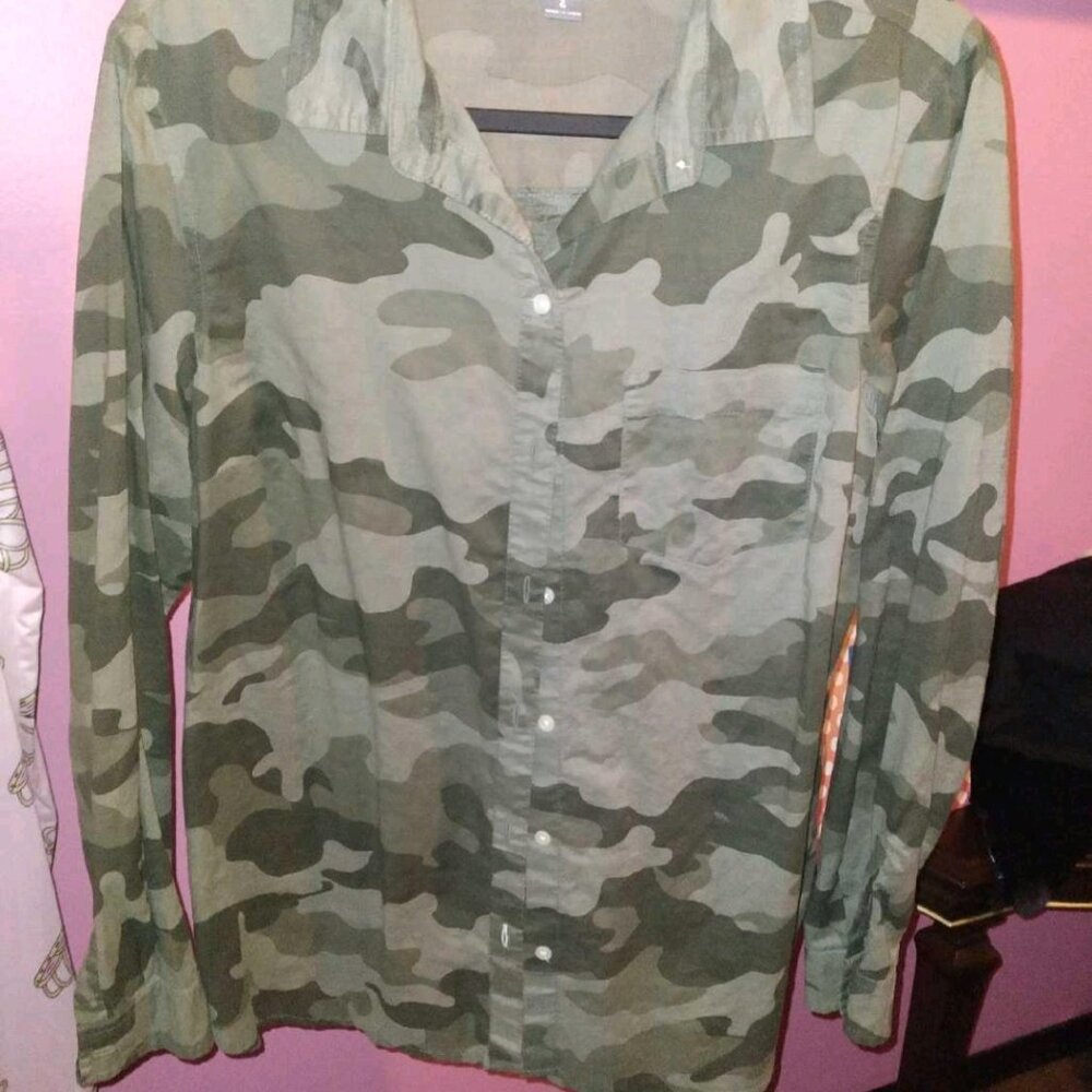 Old Navy Camo Long Sleeve Shirt